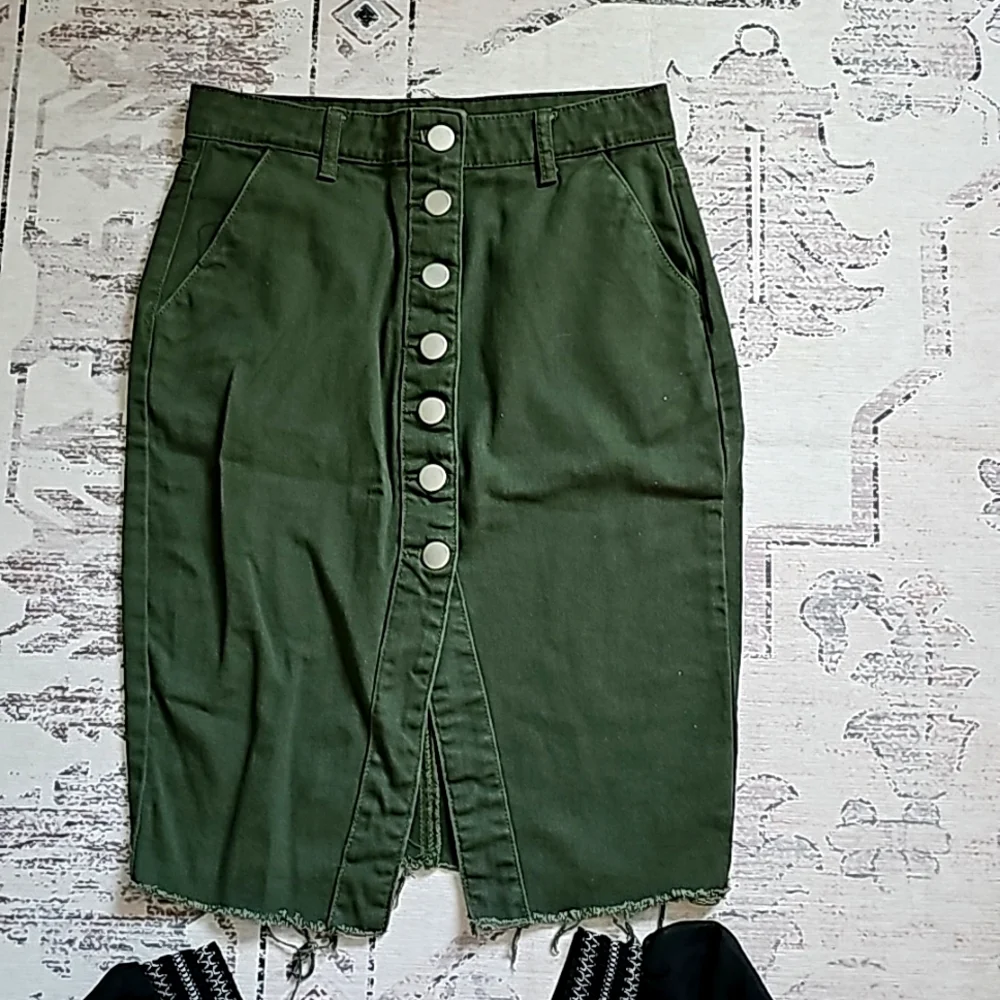 Forever 21 Olive Green Button-Front Midi Skirt - Picture 1 of 7